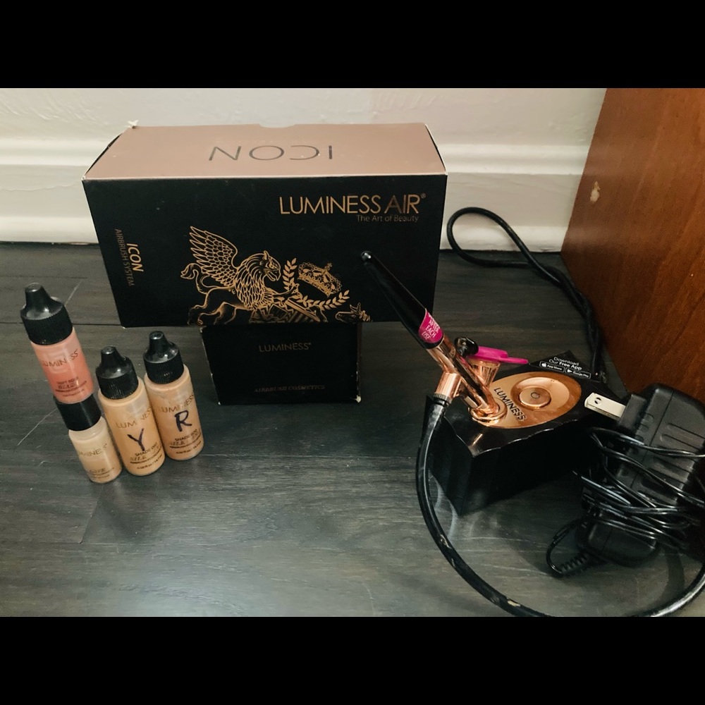 Luminess Air - airbrush system AND Luminess Liquid makeup